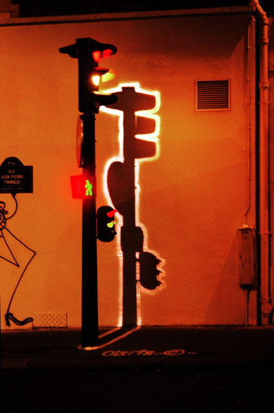 Electric Shadows - Feux de signalisation, rue Jean-Pierre Timbaud, Paris 2000